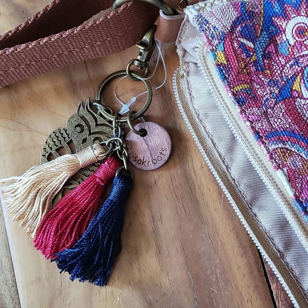 Sakroots Ryder Crochet Canvas Crescent Crossbody Shoulder Bag Boho Print NWOT - Picture 4 of 9